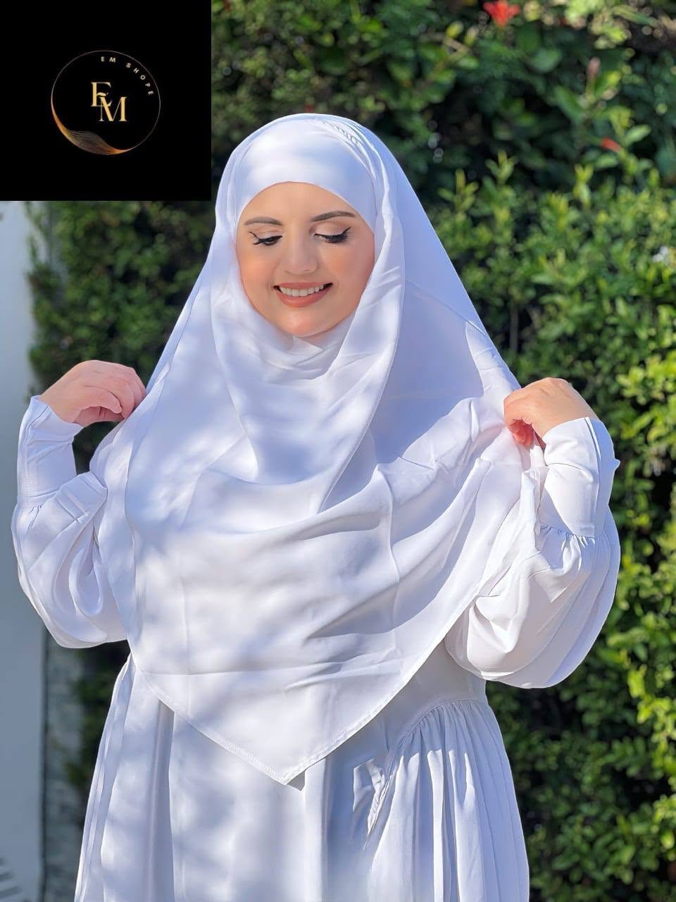 ✨ موديل رنيم ✨ 🌼 يتكون من قطعتين: عباءة بالأسدال + توب الكريب روزا 🌼 متوفر بألوان متعددة ومقاسات مختلفة. - Hijab syalex